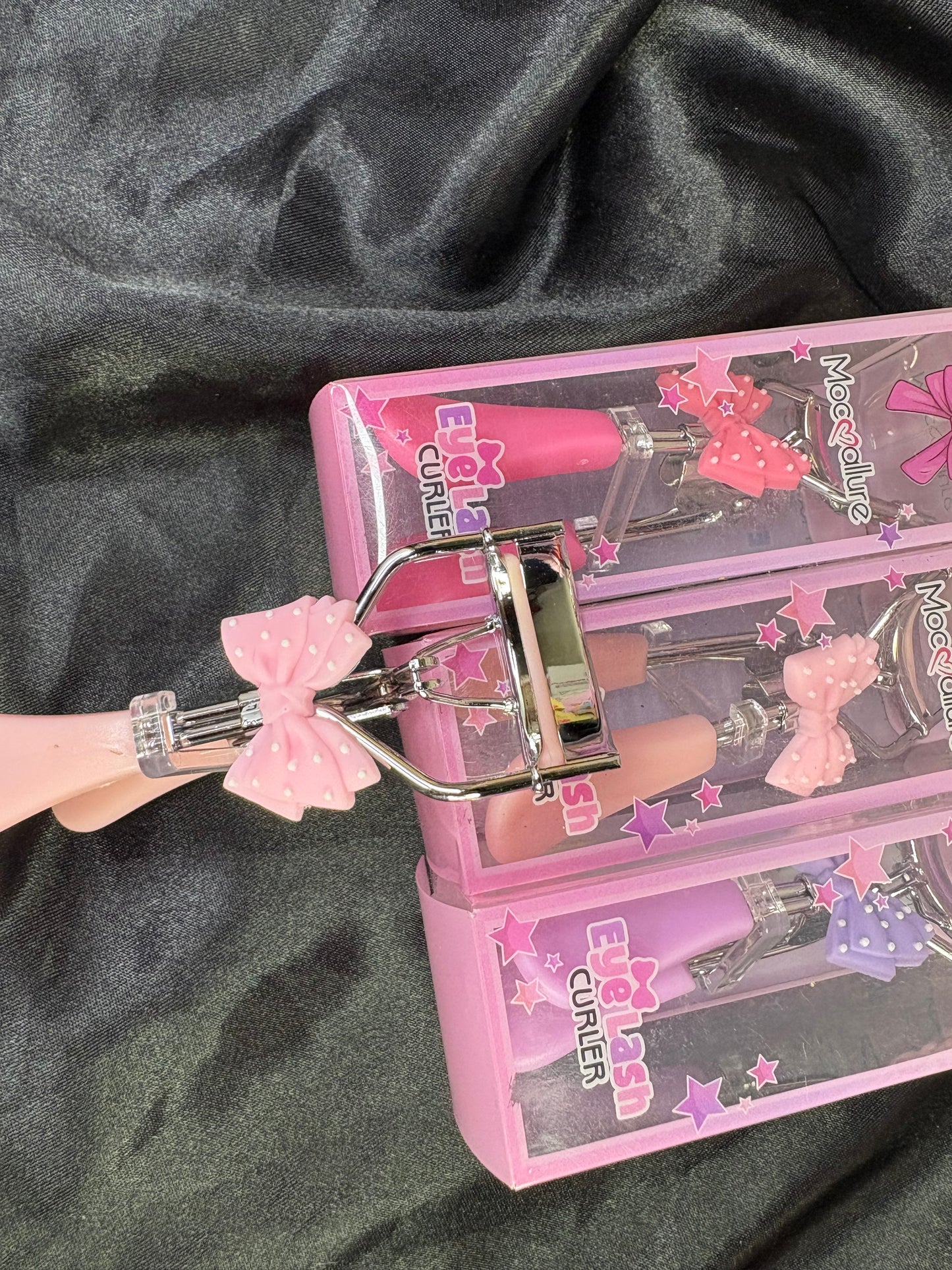 Eyelash curler